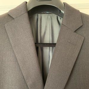 New/Unworn Calvin Klein Suite 48R
